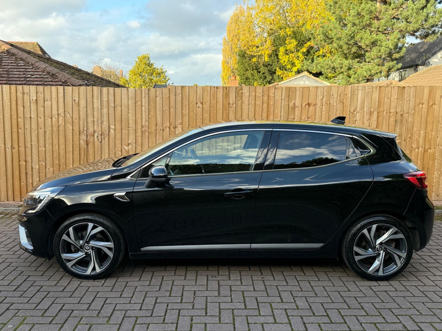 Used Renault Clio for sale - 76608477: Photo 6