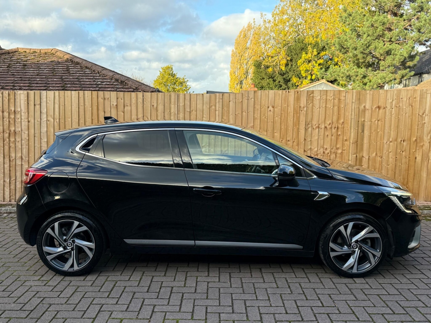 Used Renault Clio for sale - 76608477: Photo 9