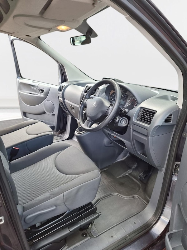 Used Peugeot Expert Tepee 2015 for sale - 65419452: Photo 10
