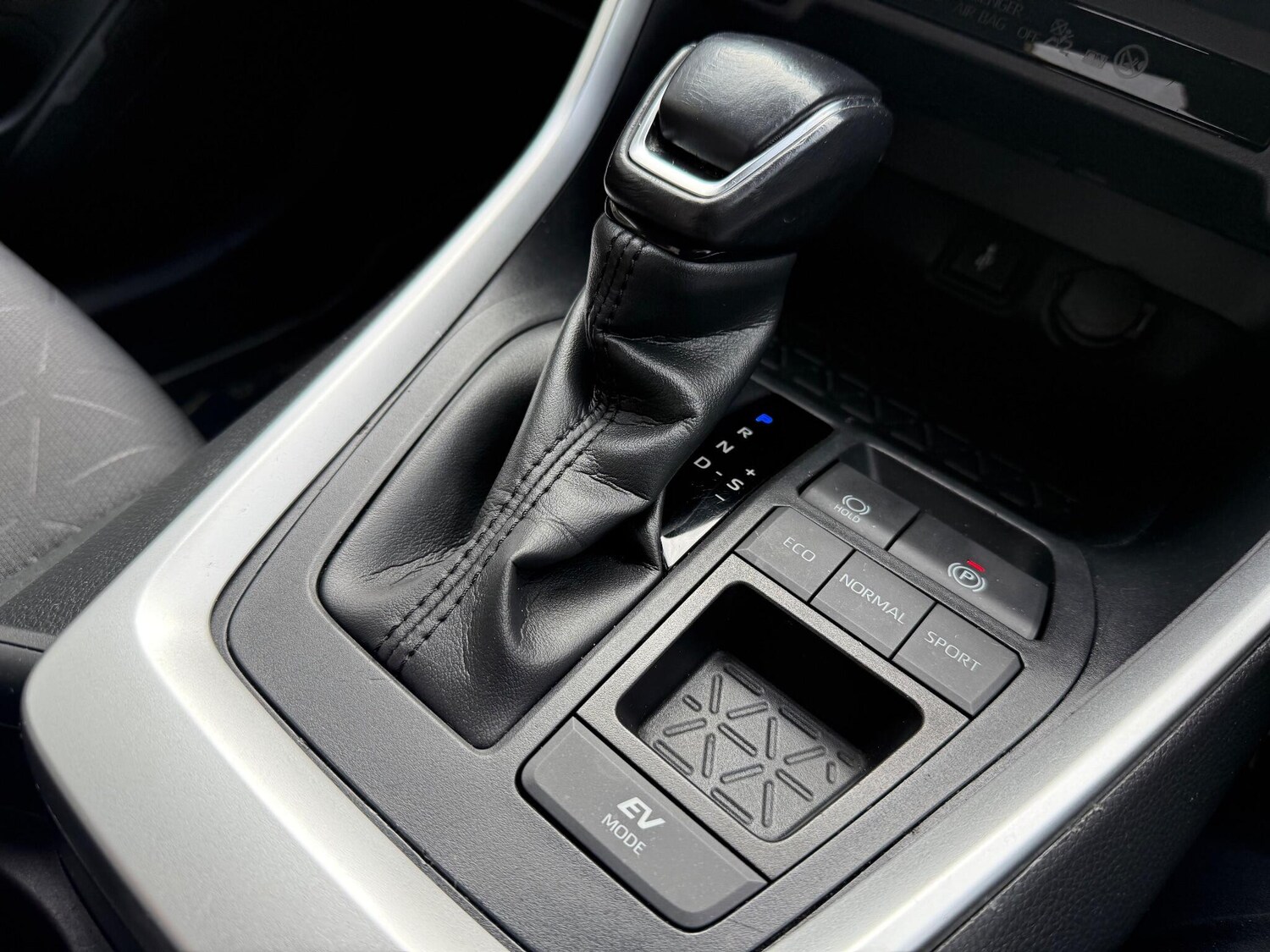 Used Toyota RAV4 for sale - 77351480: Photo 33