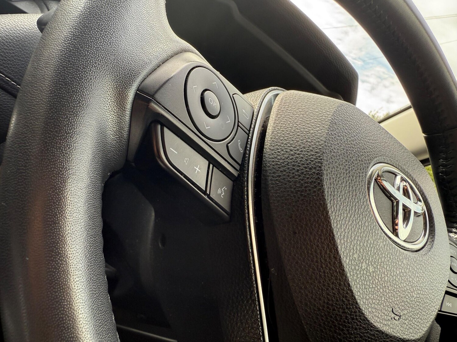 Used Toyota RAV4 for sale - 77351480: Photo 35