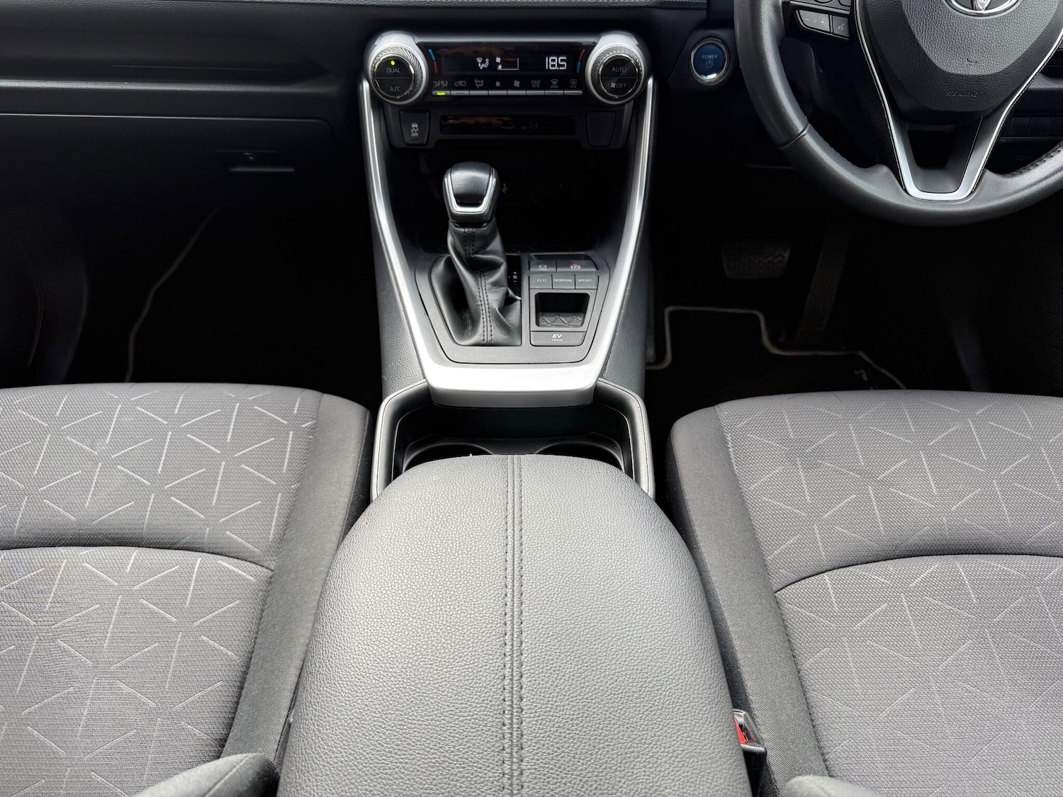 Used Toyota RAV4 2021 for sale - 76226611: Photo 29