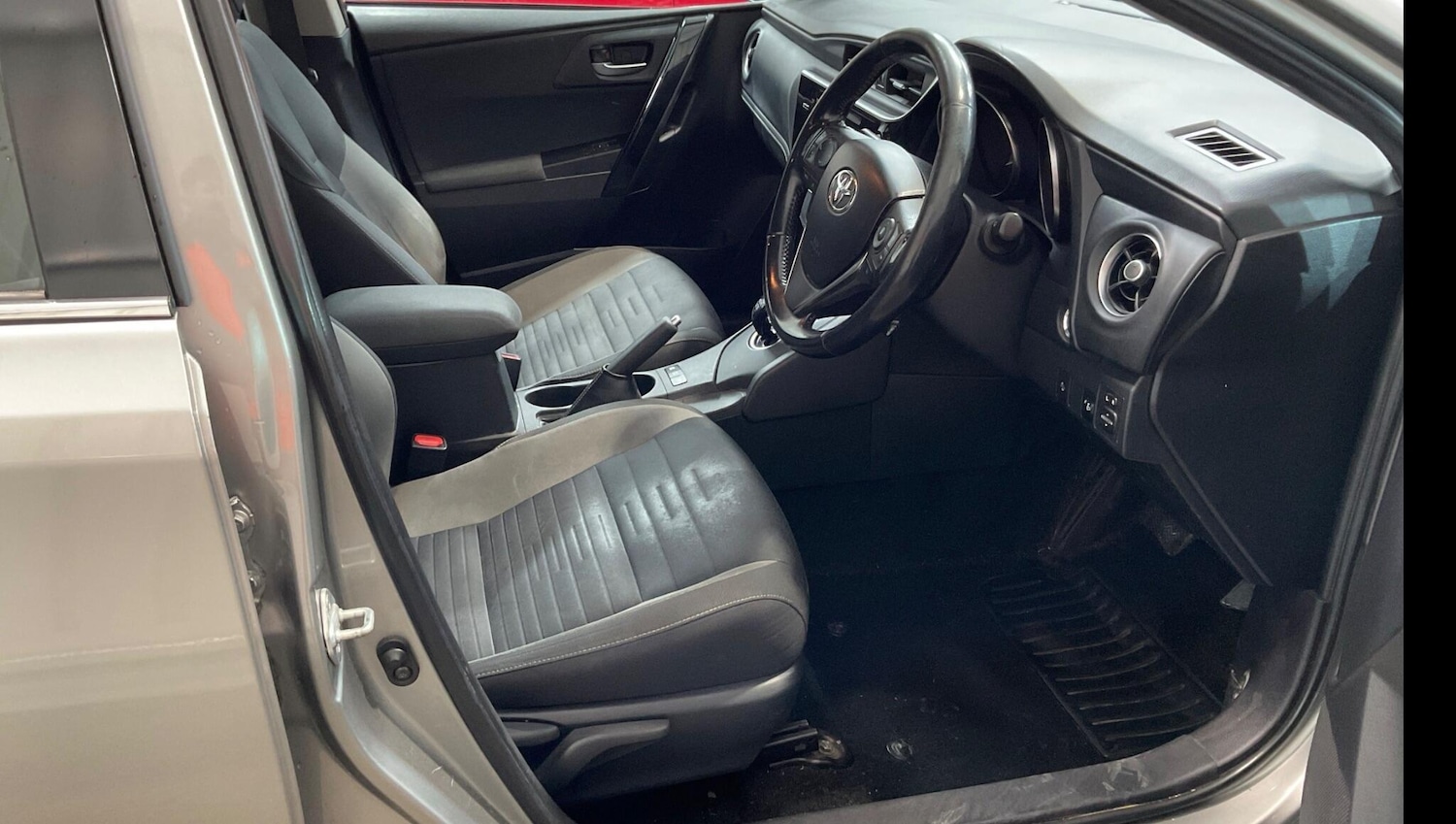 Used Toyota Auris 2018 for sale - 77625323: Photo 3