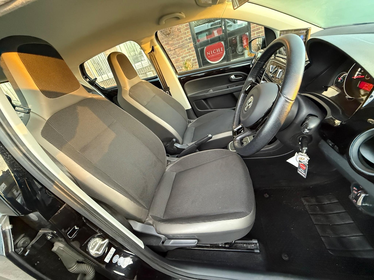 Used Volkswagen up! 2025 for sale - 77015454: Photo 13