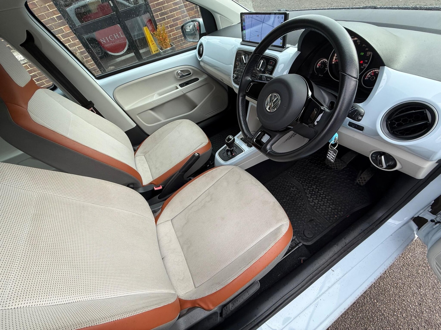 Used Volkswagen up! 2025 for sale - 77143396: Photo 19