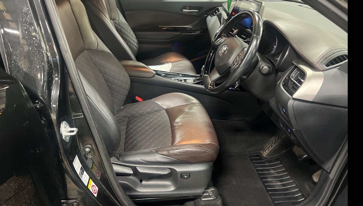 Used Toyota C-HR 2018 for sale - 77091095: Photo 3