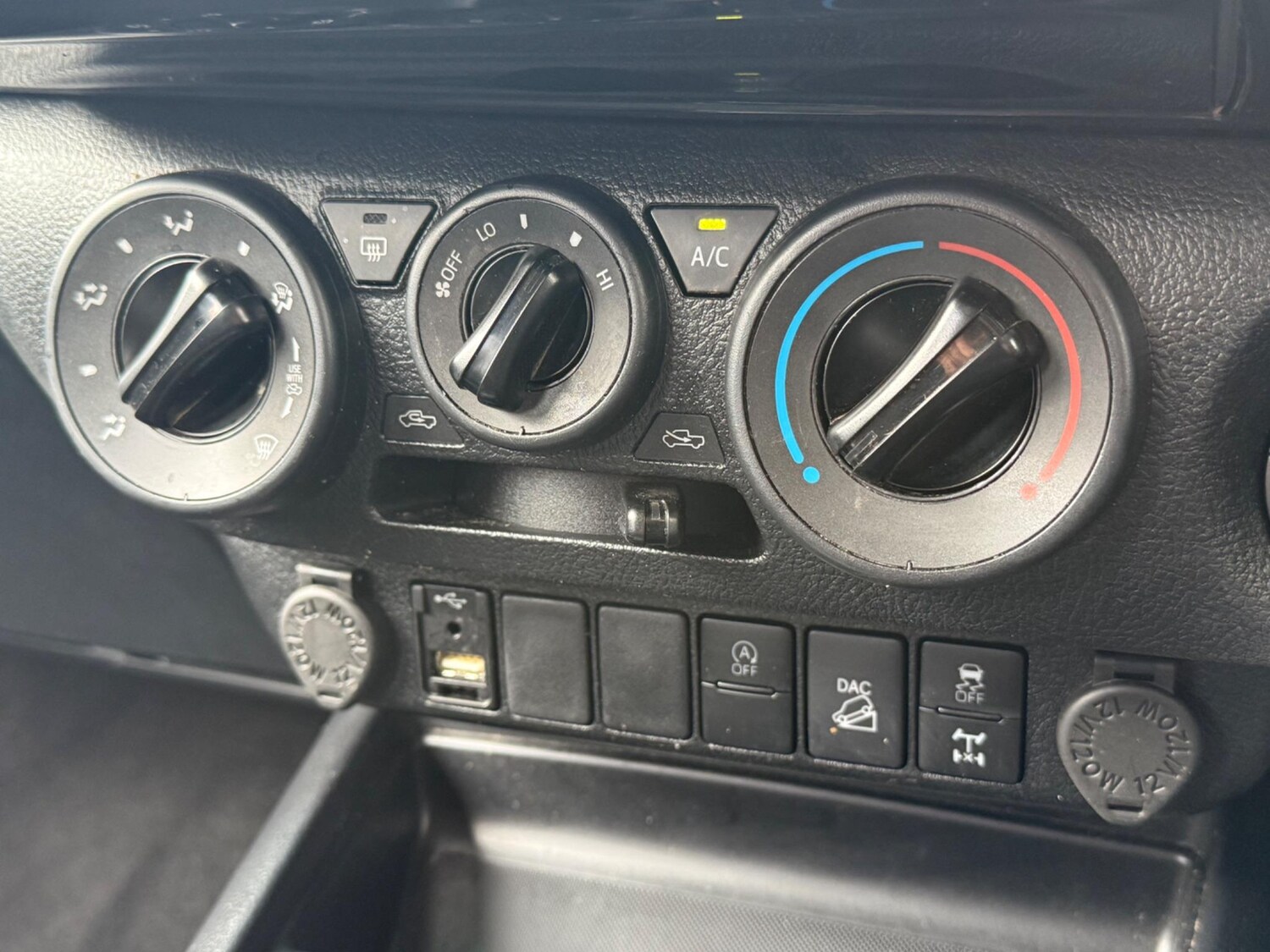 Used Toyota Hilux 2021 for sale - 77352046: Photo 38