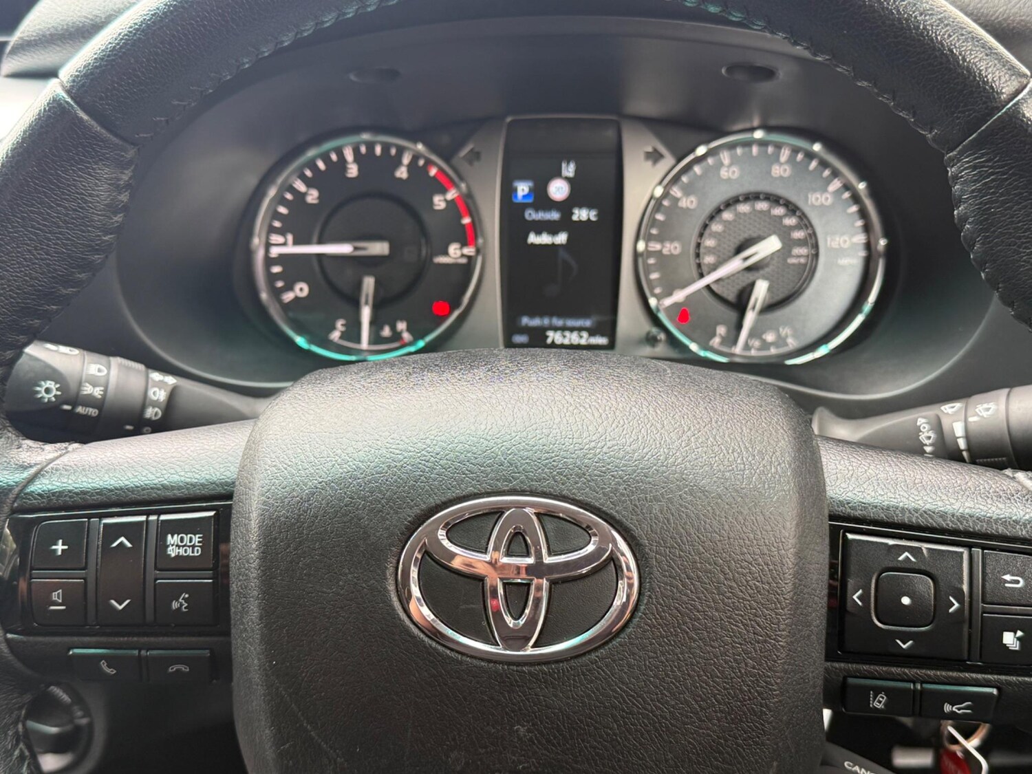 Used Toyota Hilux 2021 for sale - 77352046: Photo 44