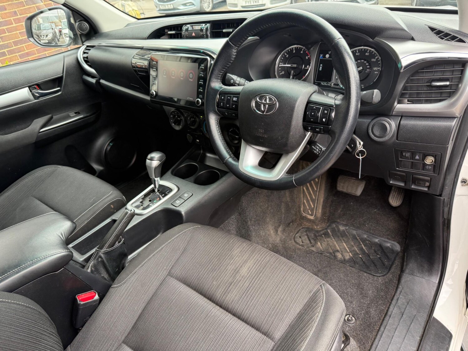 Used Toyota Hilux 2021 for sale - 77352046: Photo 47