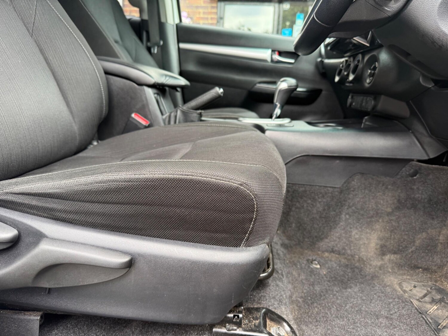 Used Toyota Hilux 2021 for sale - 77352046: Photo 50