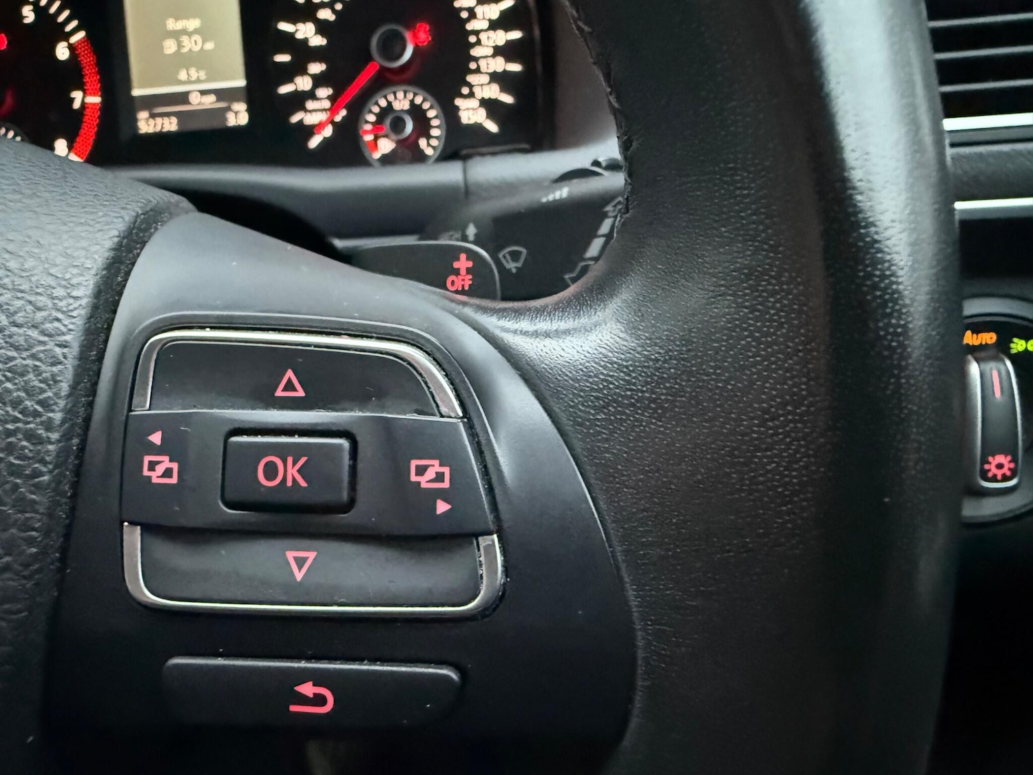 Used Volkswagen Touran for sale - 77440461: Photo 26