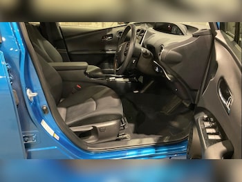Used Toyota Prius 2021 for sale - 76499954: Photo