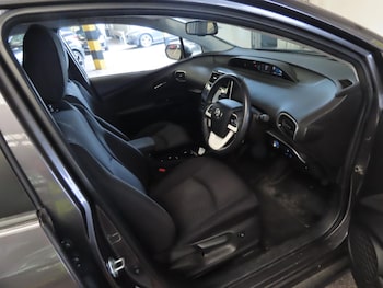 Used Toyota Prius 2018 for sale - 75635370: Photo