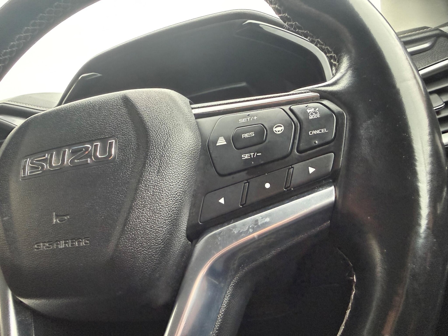 Used Isuzu D-Max 2021 for sale - 76995143: Photo 38