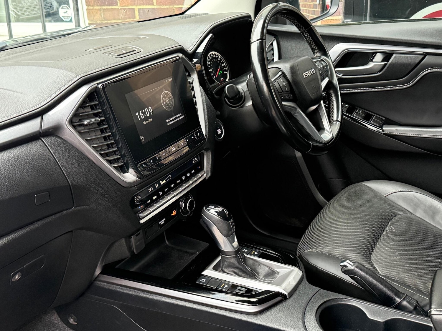 Used Isuzu D-Max 2021 for sale - 76995143: Photo 45