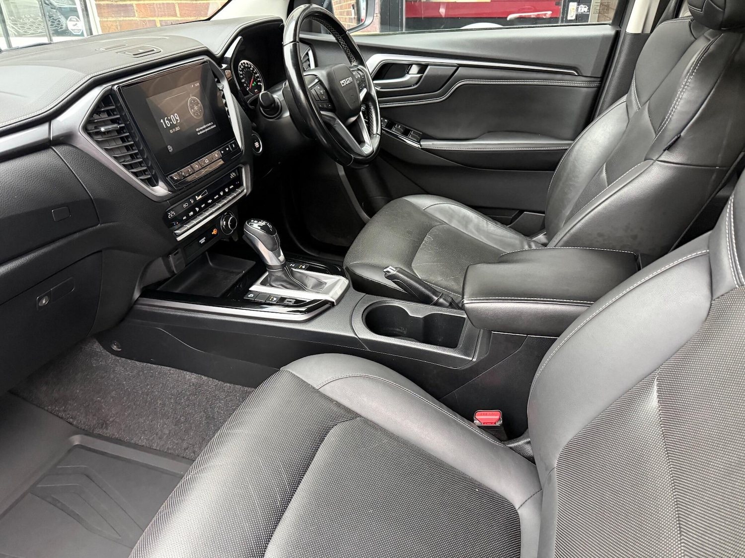 Used Isuzu D-Max 2021 for sale - 76995143: Photo 46