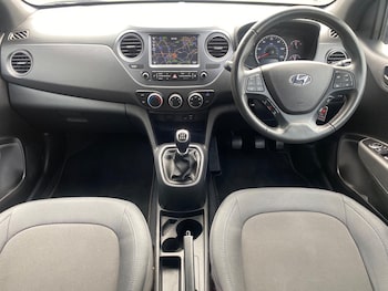 Used Hyundai i10 2018 for sale - 78603105: Photo