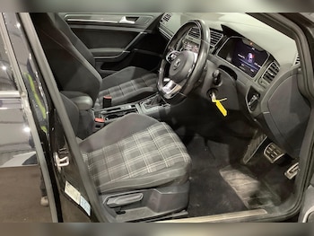 Used Volkswagen Golf 2018 for sale - 76296027: Photo