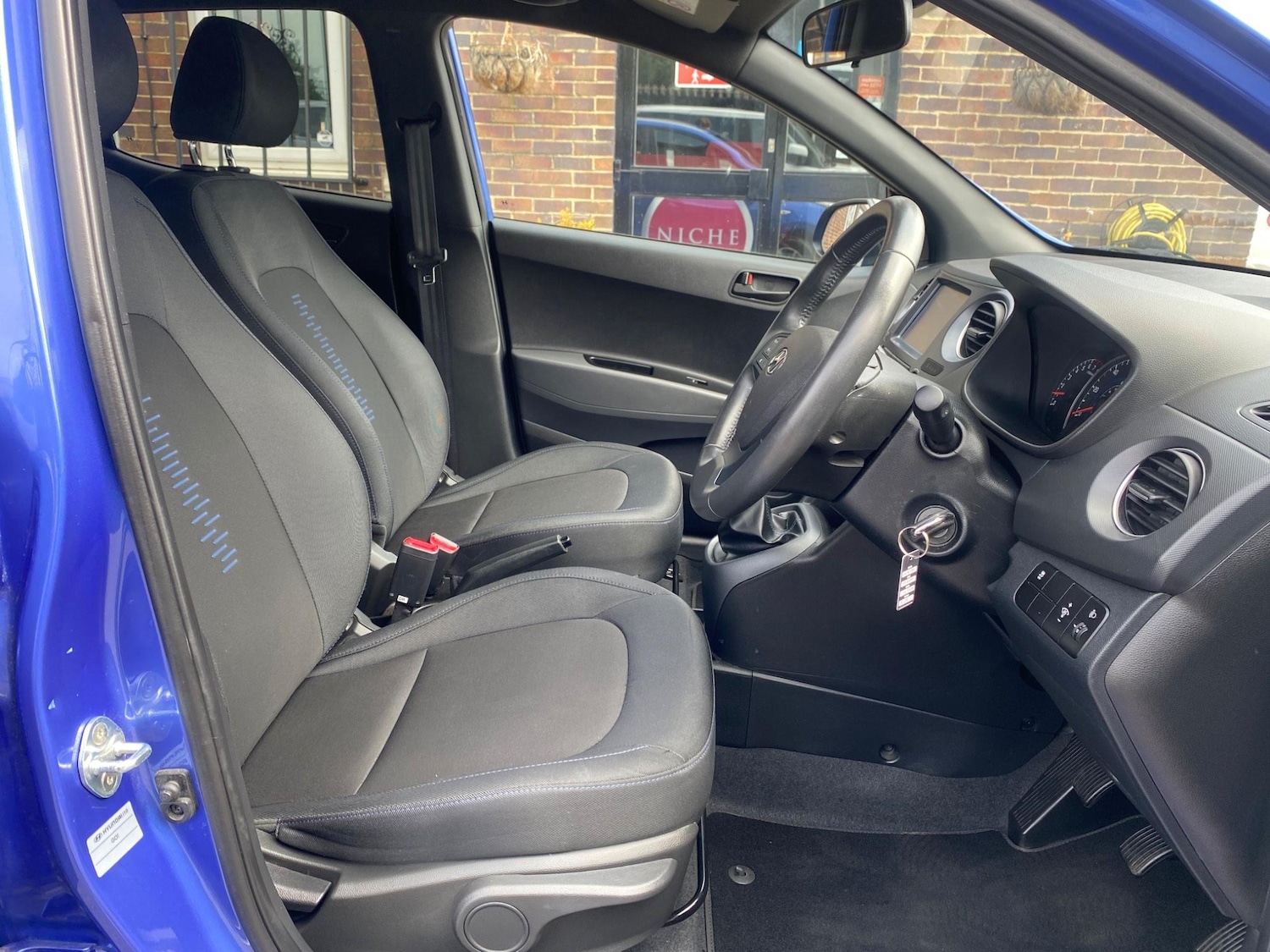 Used Hyundai i10 2018 for sale - 76389268: Photo 27