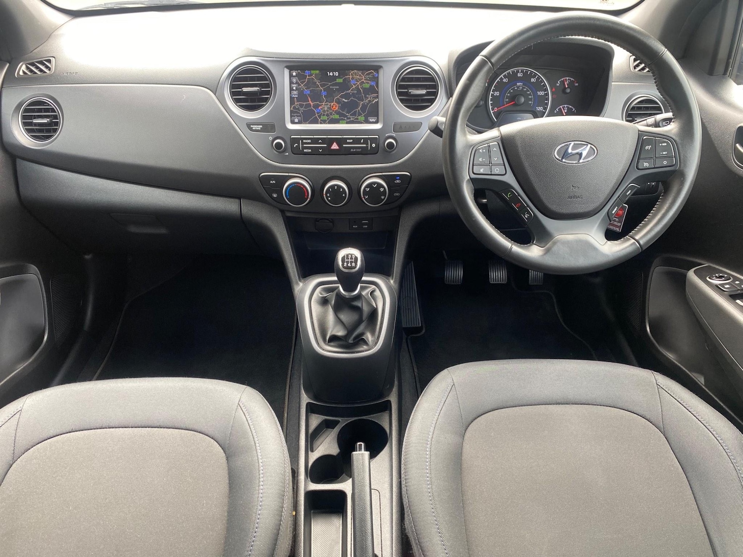 Used Hyundai i10 2018 for sale - 76389268: Photo 3