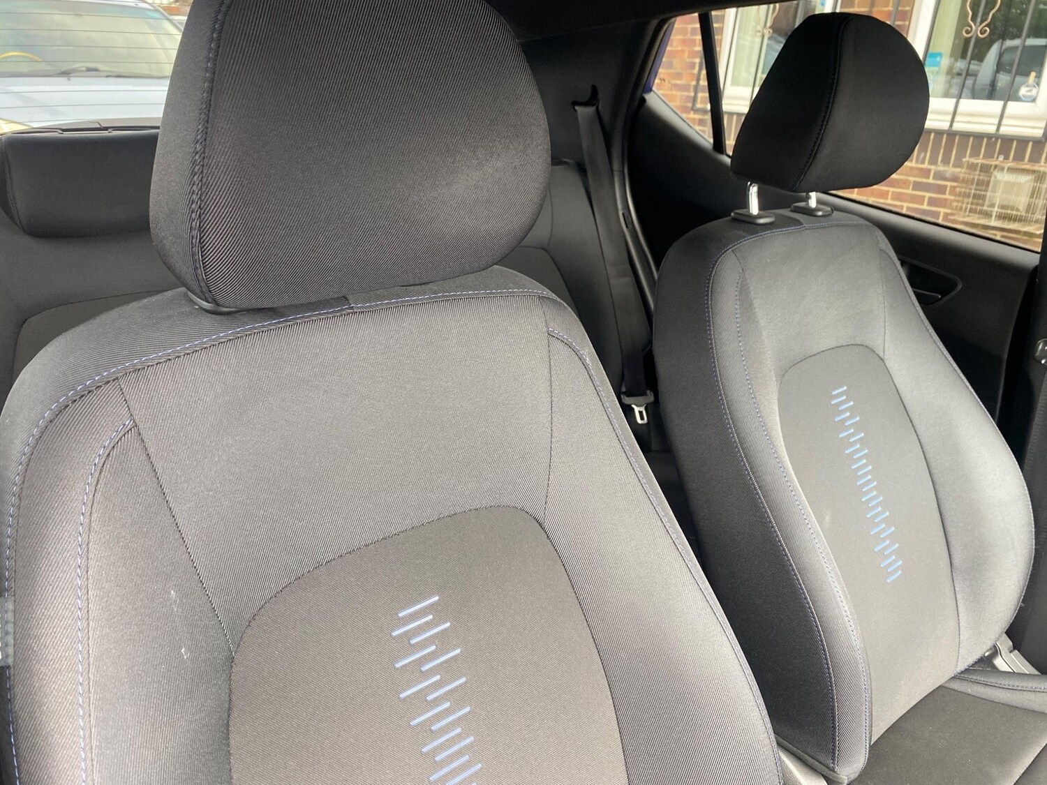 Used Hyundai i10 2018 for sale - 76389268: Photo 30