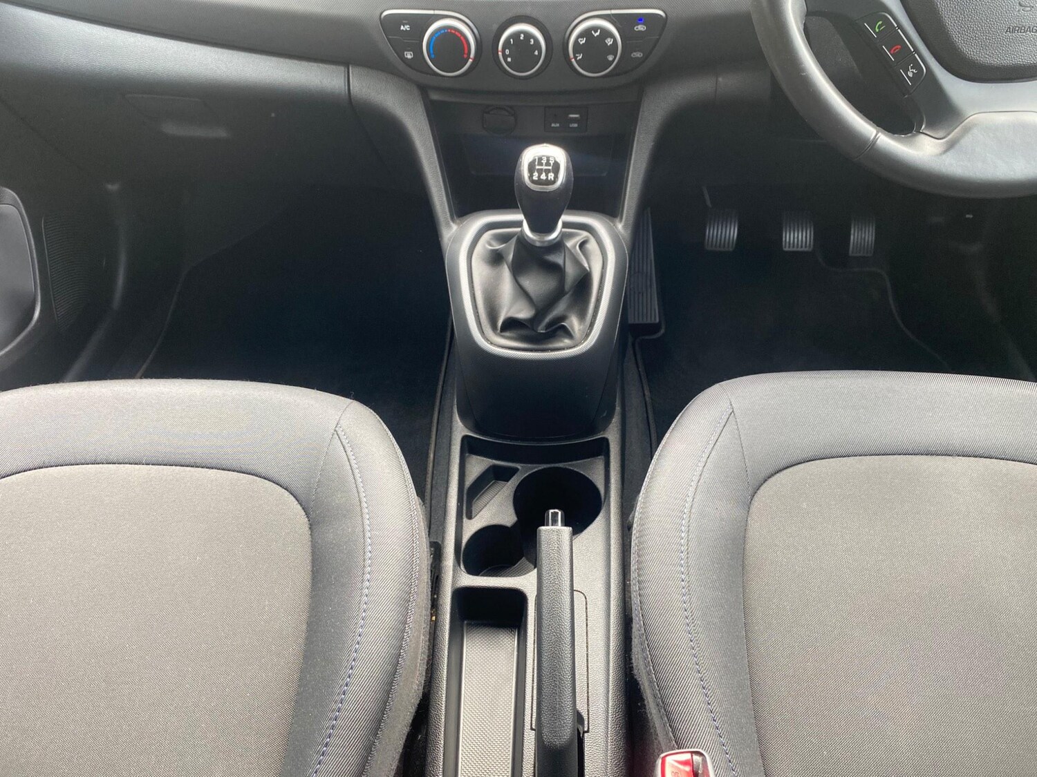 Used Hyundai i10 2018 for sale - 76389268: Photo 35