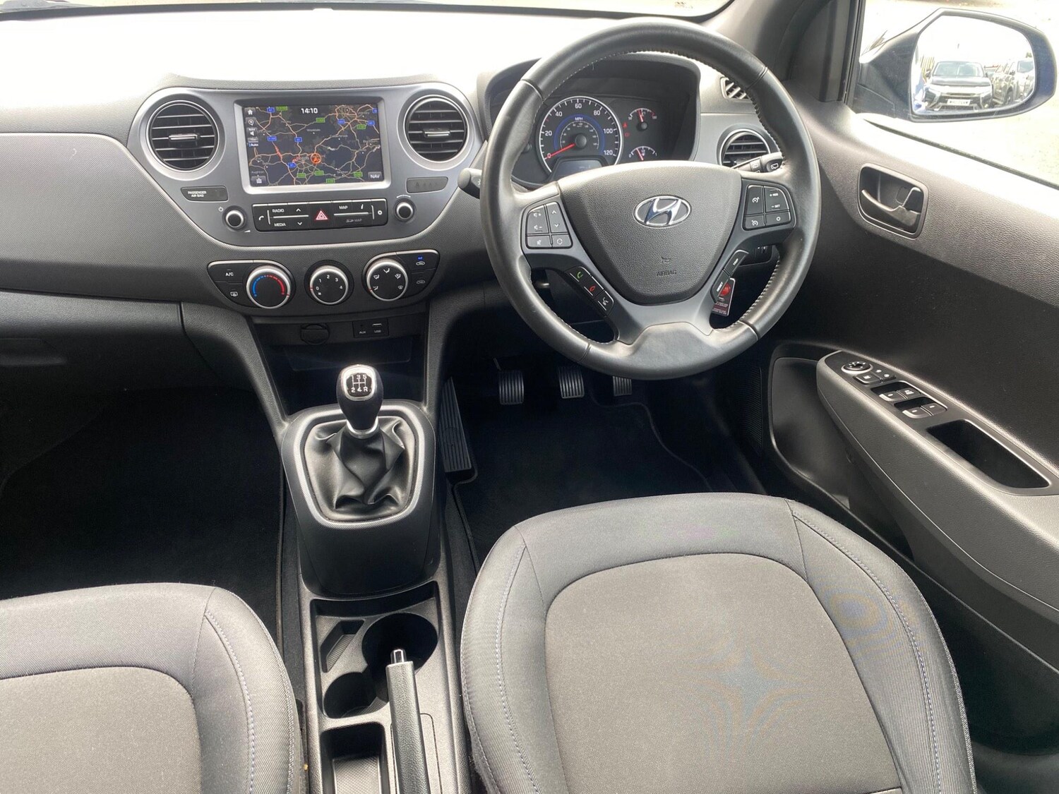 Used Hyundai i10 2018 for sale - 76389268: Photo 41