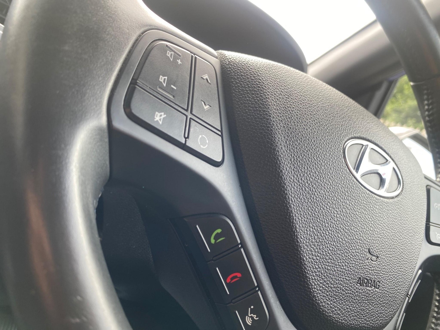 Used Hyundai i10 2018 for sale - 76389268: Photo 46