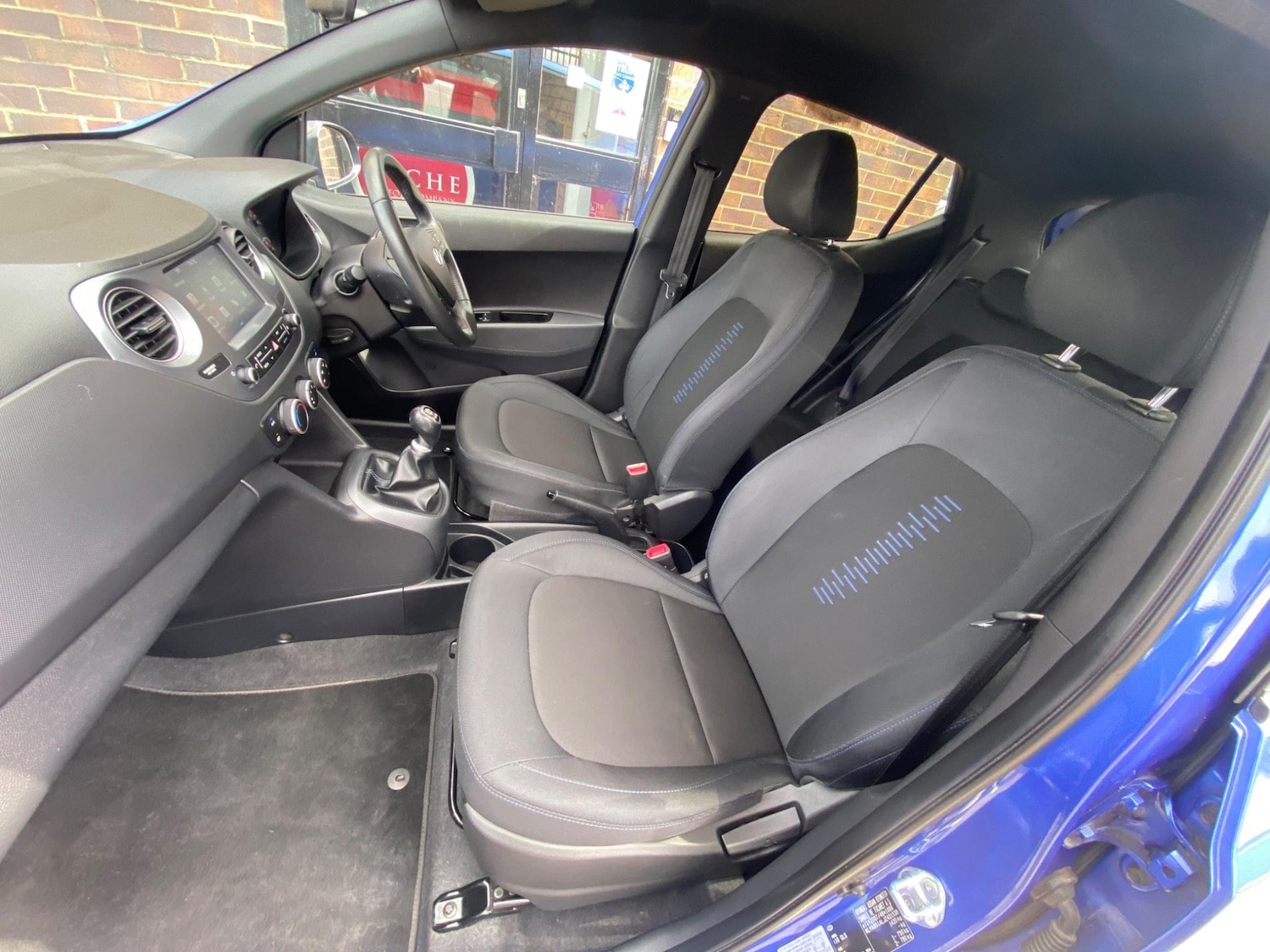 Used Hyundai i10 2018 for sale - 76389268: Photo 60