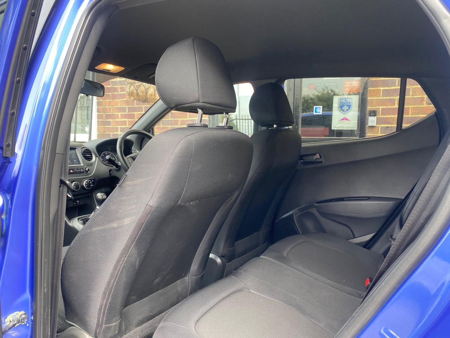 Used Hyundai i10 2018 for sale - 76389268: Photo 63