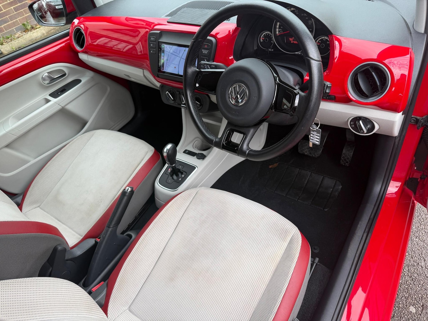 Used Volkswagen up! for sale - 76742912: Photo 10