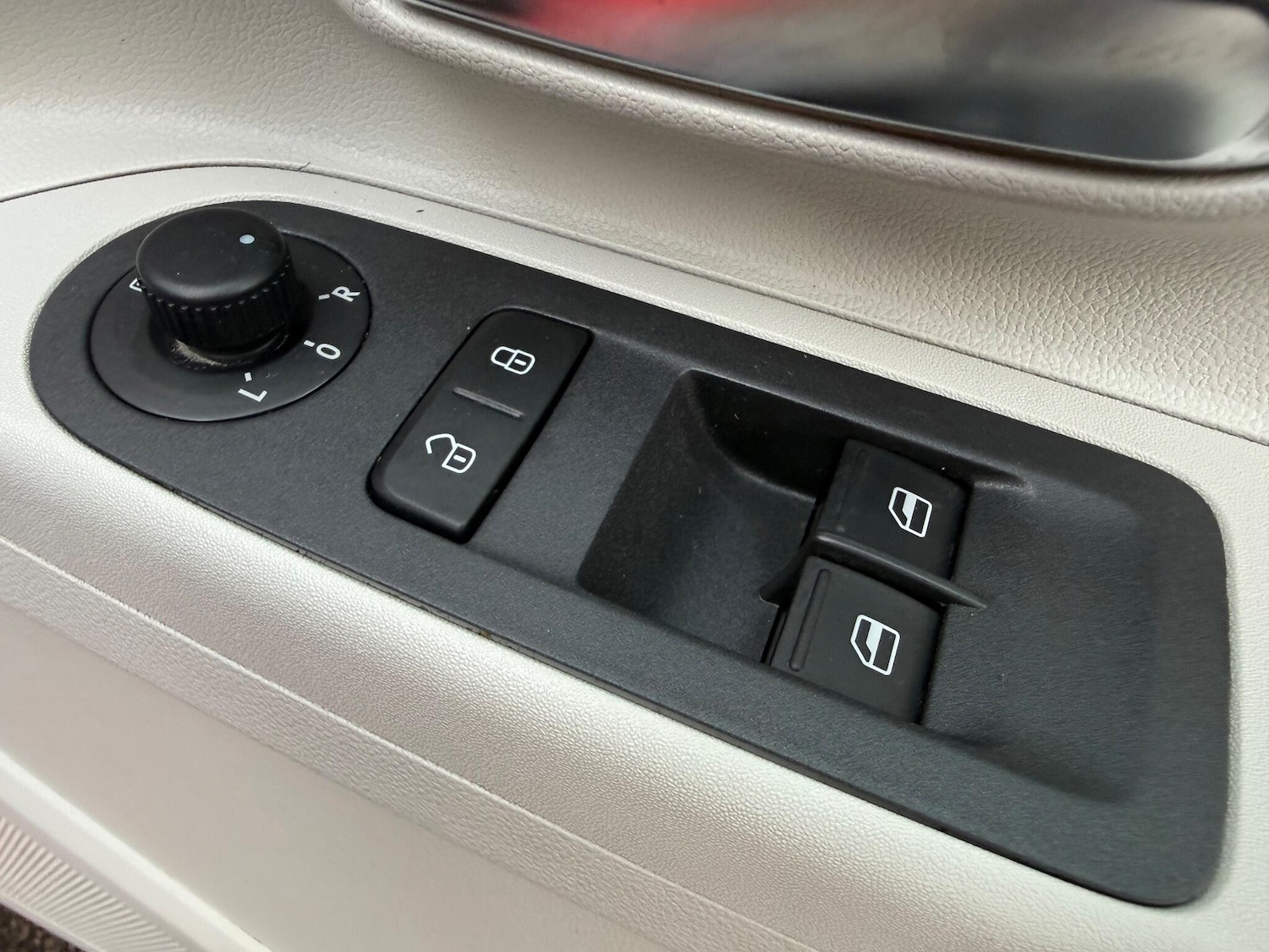 Used Volkswagen up! for sale - 76742912: Photo 19