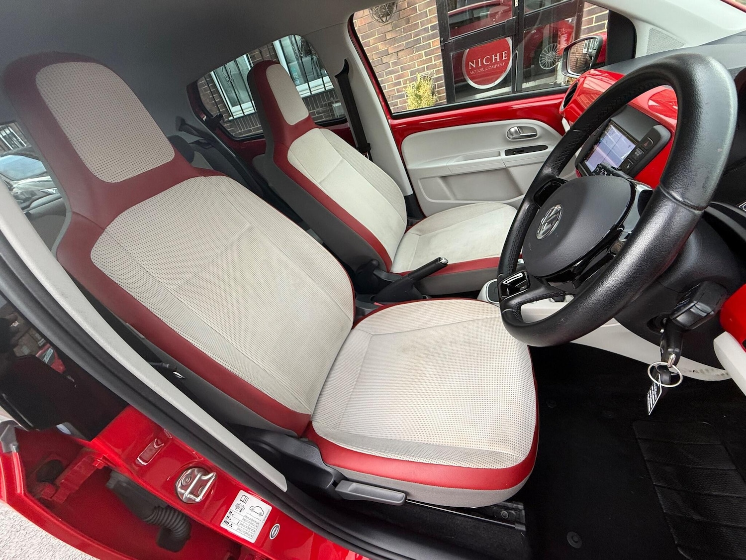 Used Volkswagen up! for sale - 76742912: Photo 23