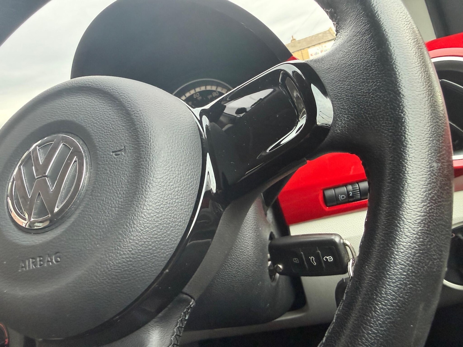 Used Volkswagen up! for sale - 76742912: Photo 34