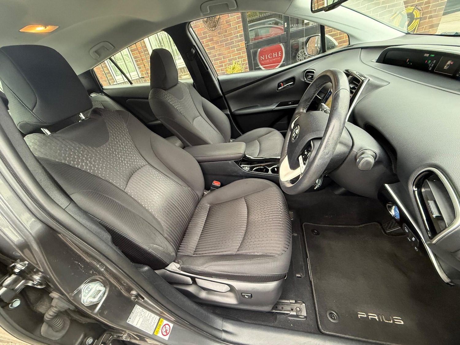 Used Toyota Prius 2017 for sale - 76226433: Photo 15