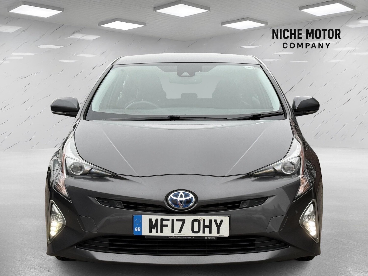 Used Toyota Prius 2017 for sale - 76226433: Photo 2