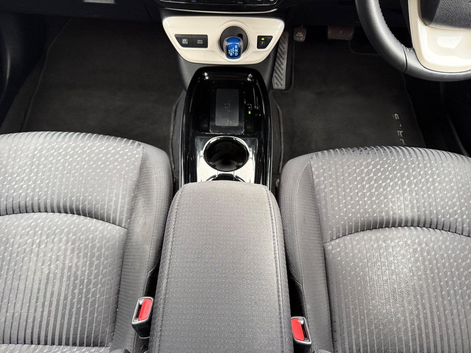 Used Toyota Prius 2017 for sale - 76226433: Photo 27