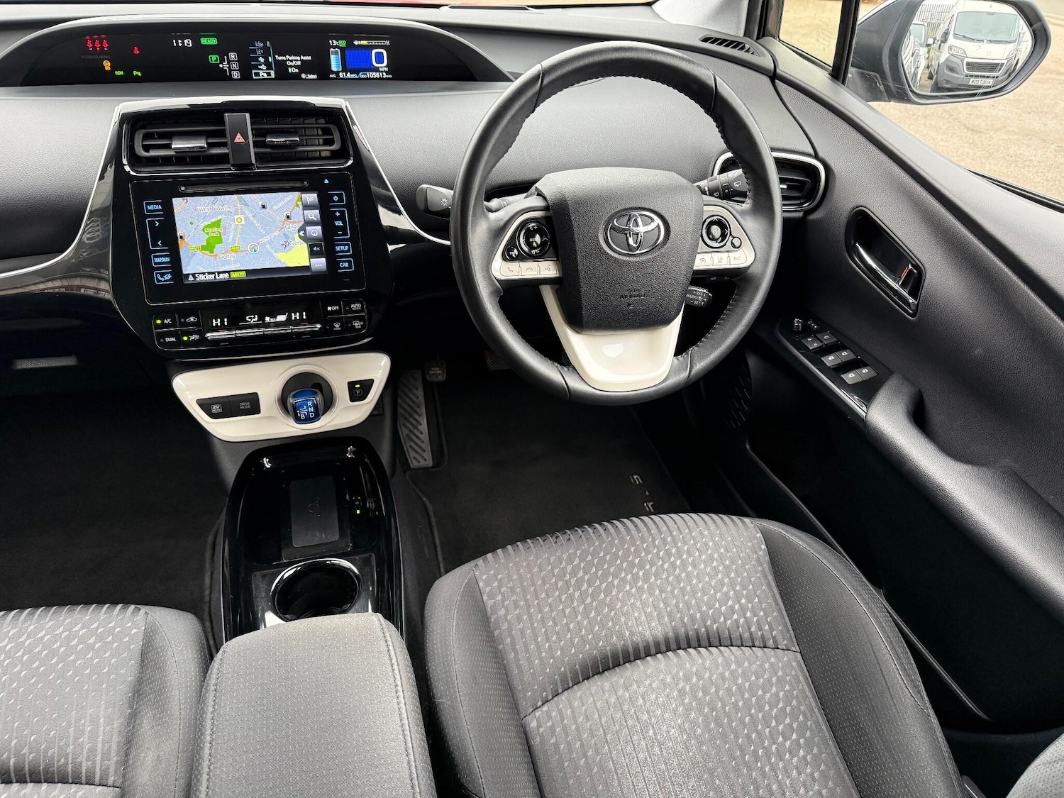 Used Toyota Prius 2017 for sale - 76226433: Photo 28