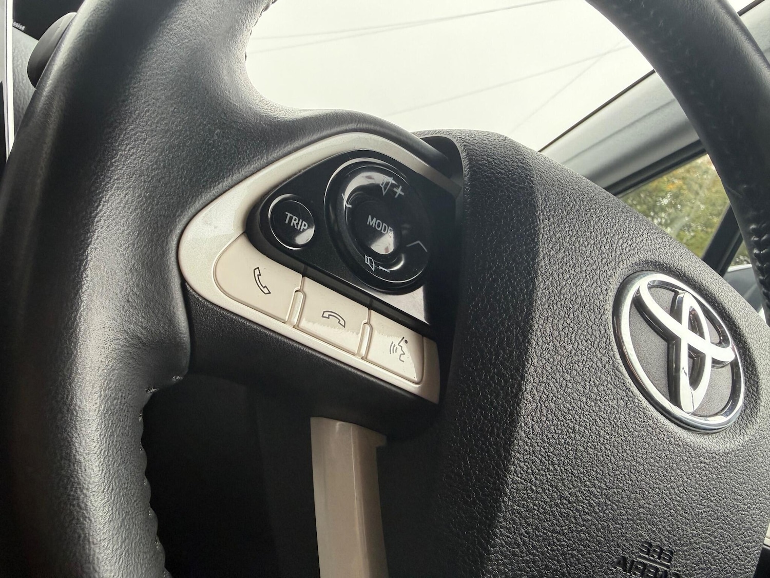 Used Toyota Prius 2017 for sale - 76226433: Photo 38