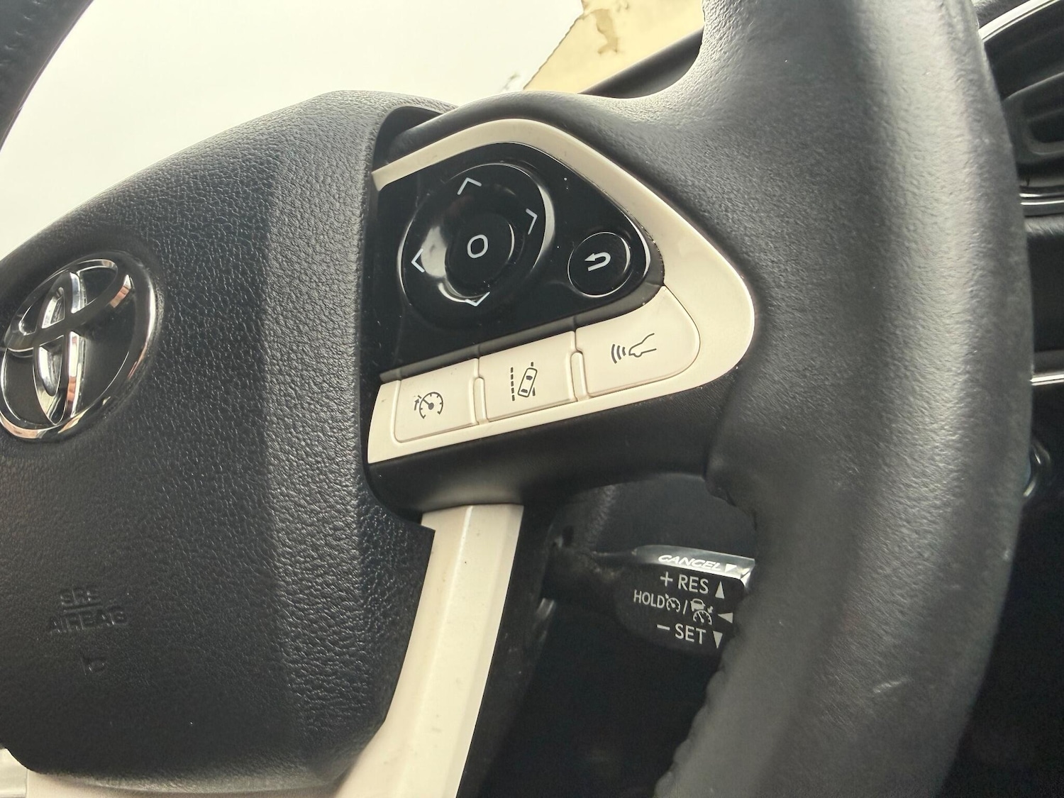 Used Toyota Prius 2017 for sale - 76226433: Photo 40