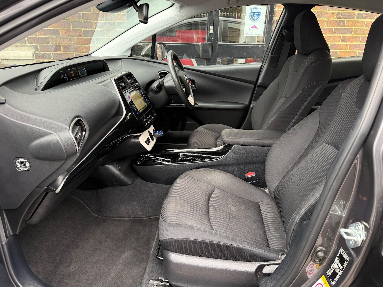 Used Toyota Prius 2017 for sale - 76226433: Photo 46