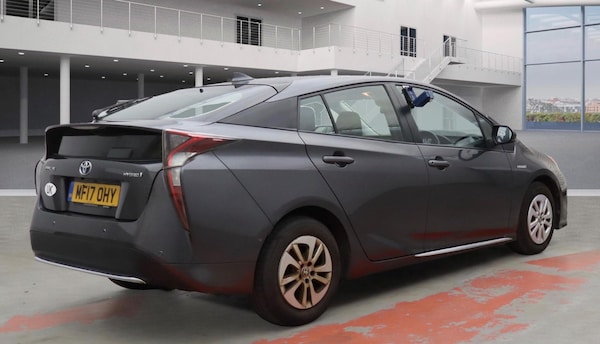 Used Toyota Prius 2017 for sale - 76226433: Photo 4