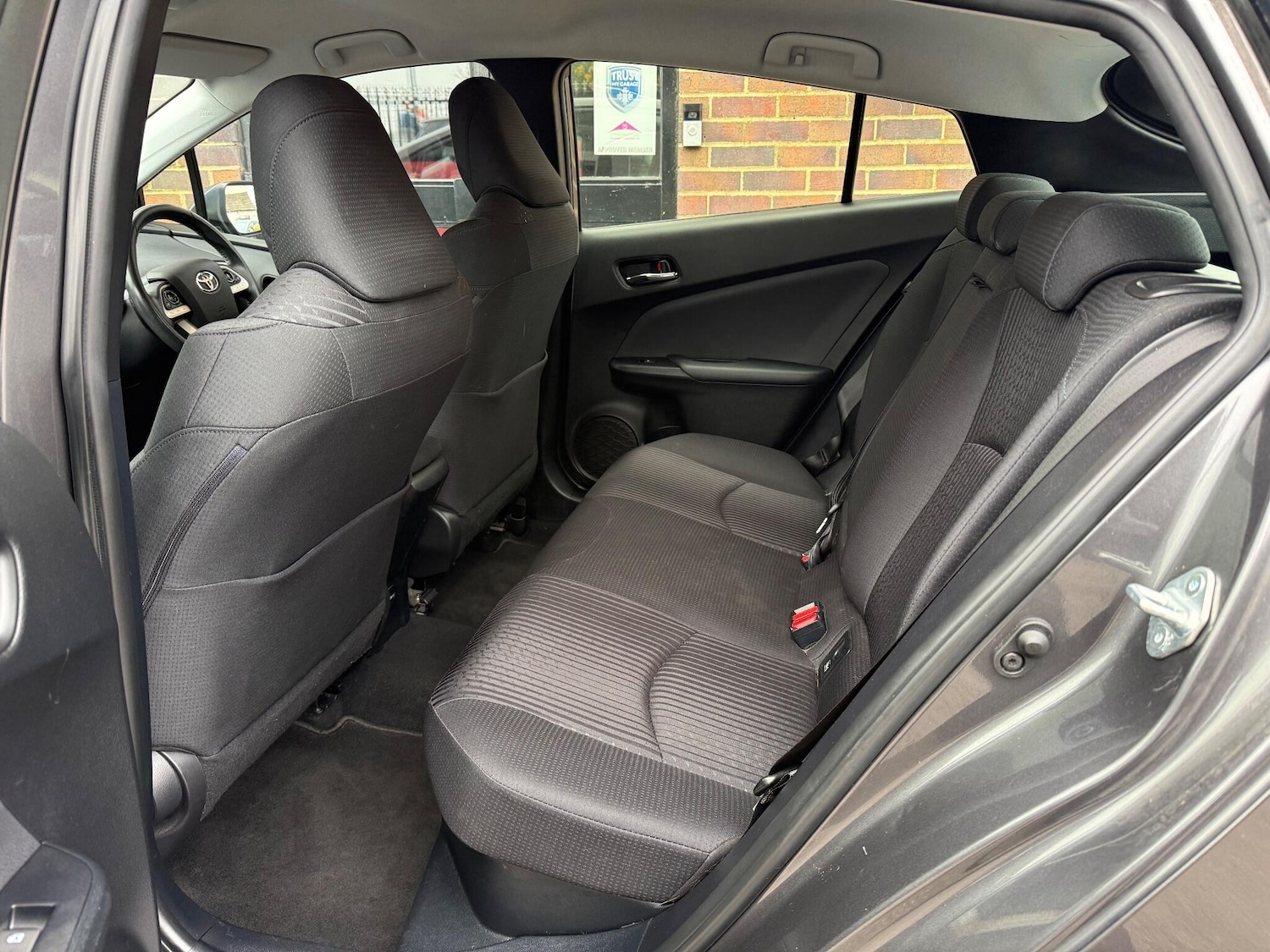 Used Toyota Prius 2017 for sale - 76226433: Photo 50