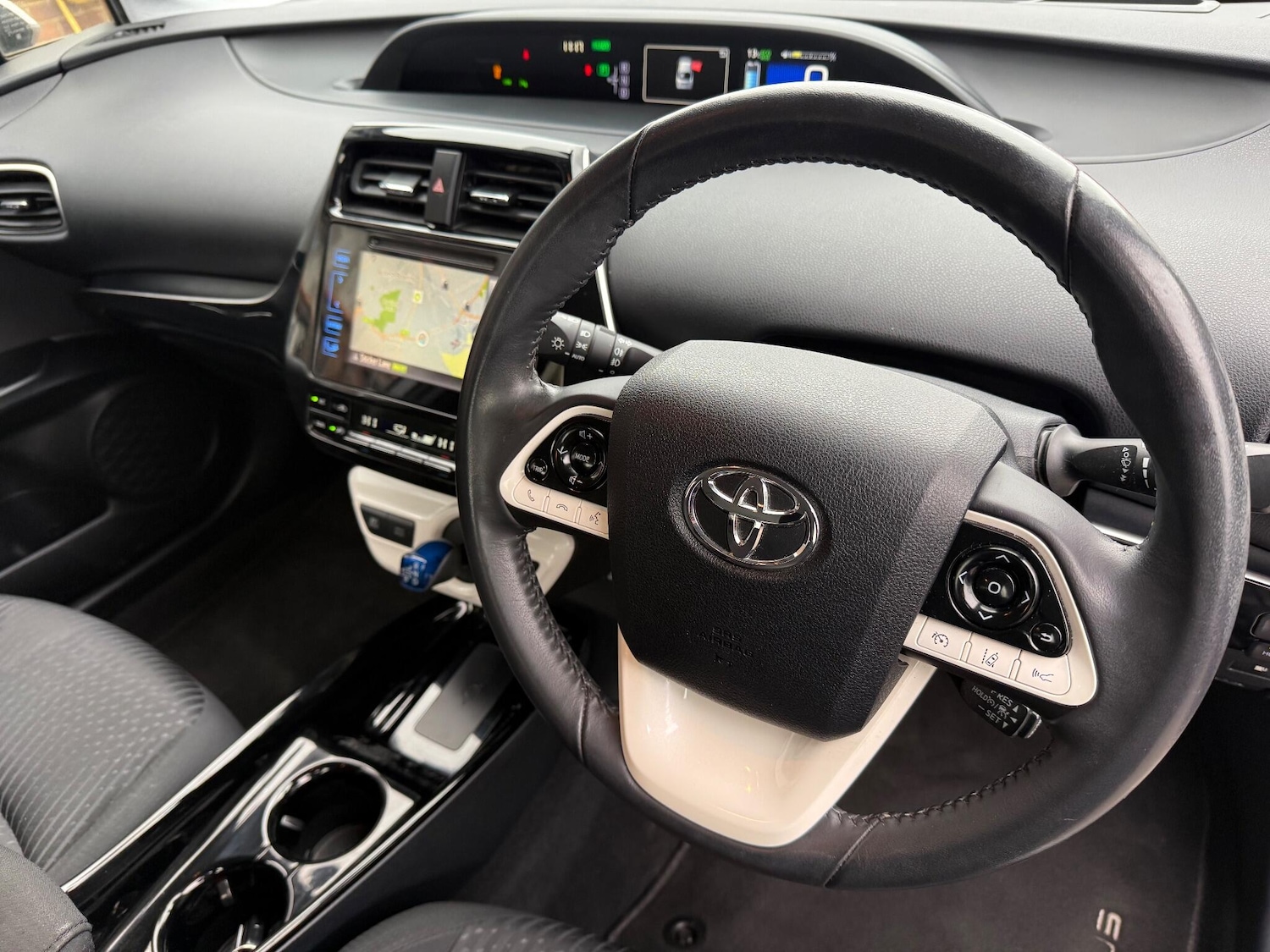 Used Toyota Prius 2017 for sale - 76226433: Photo 7