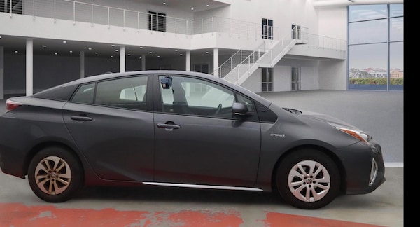 Used Toyota Prius 2017 for sale - 76226433: Photo 9