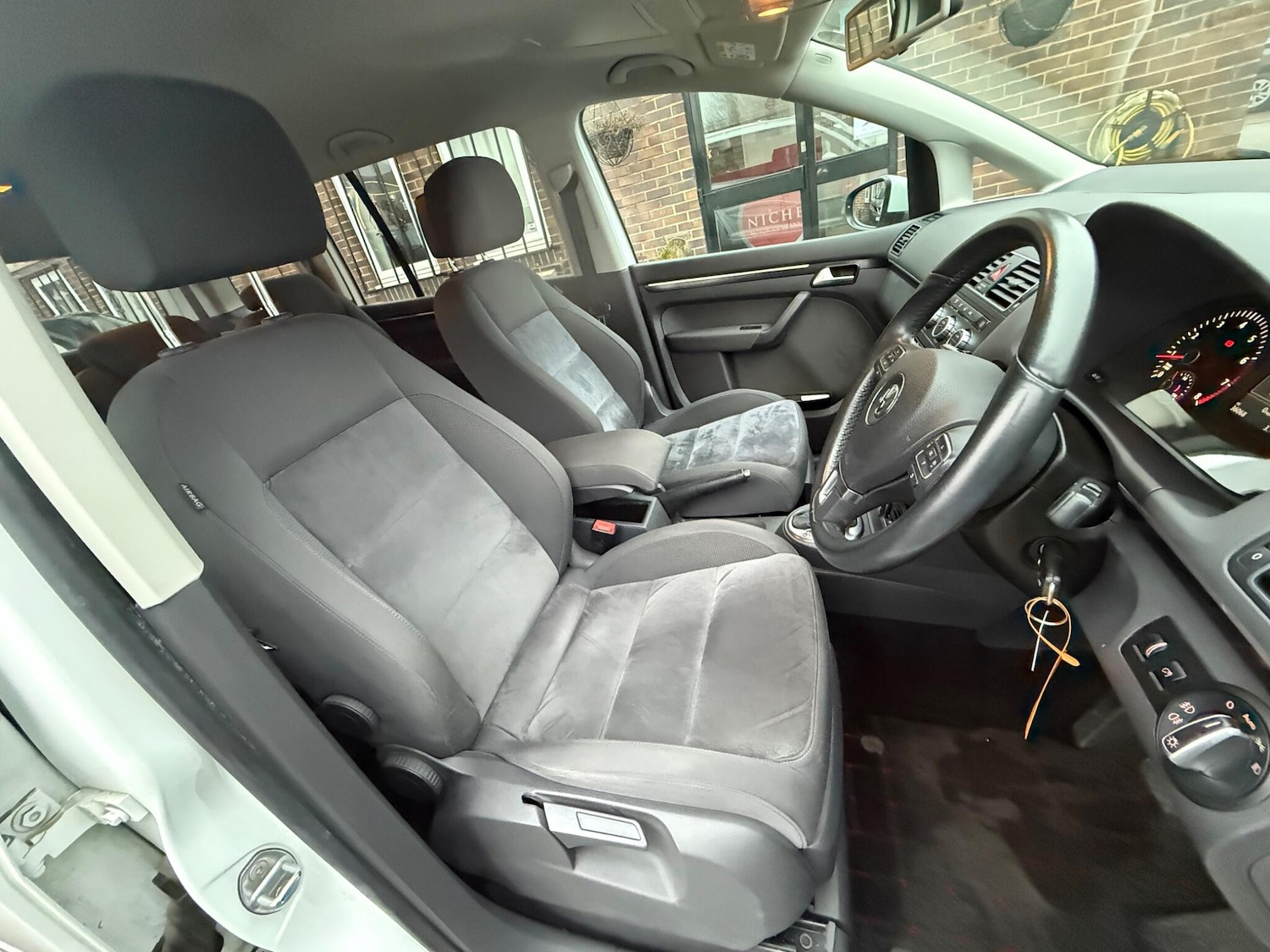 Used Volkswagen Touran for sale - 77441402: Photo 22