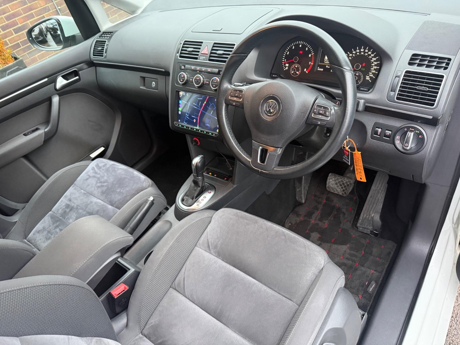 Used Volkswagen Touran for sale - 77441393: Photo 10