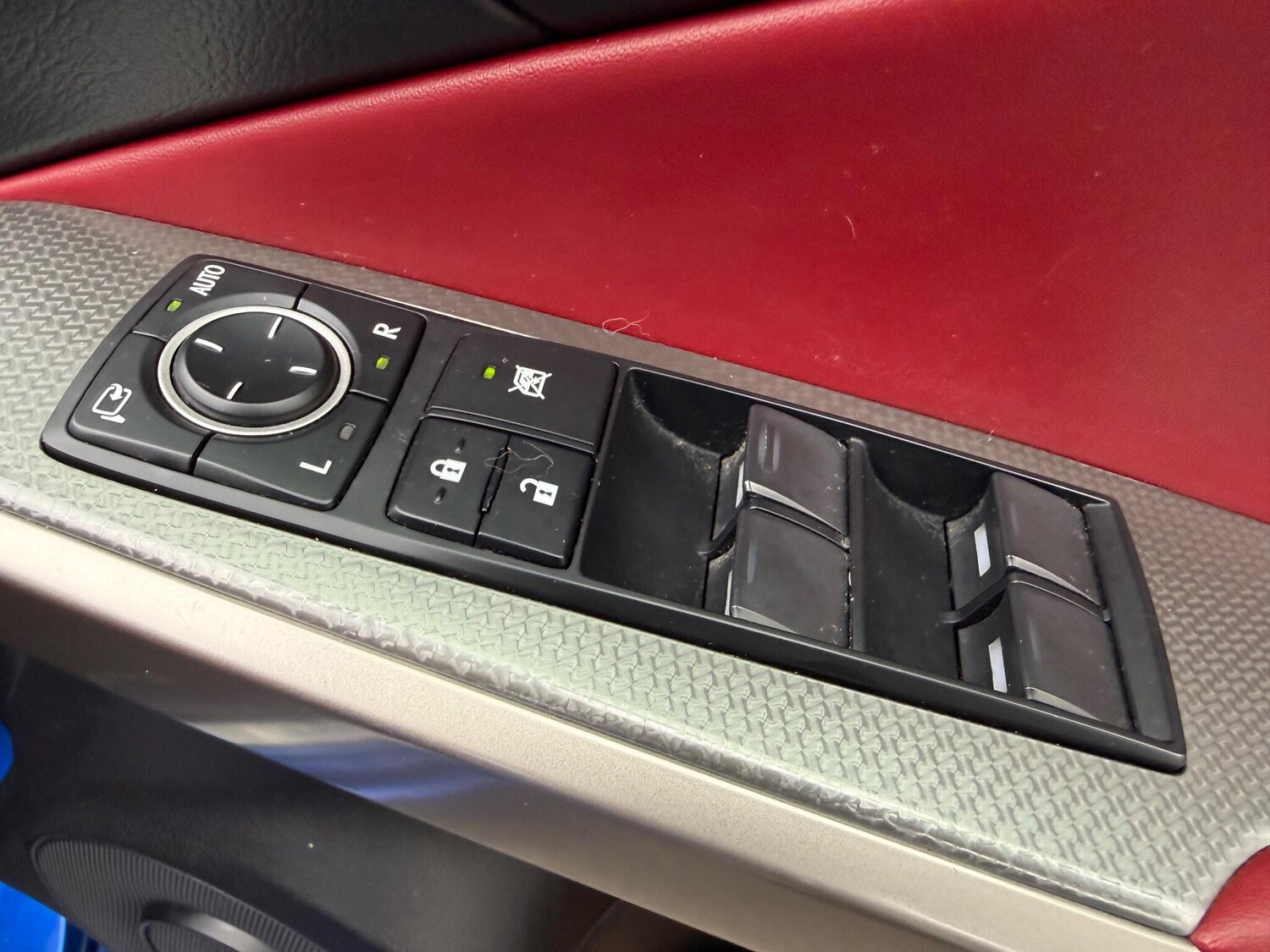 Used Lexus IS 2018 for sale - 76296017: Photo 25