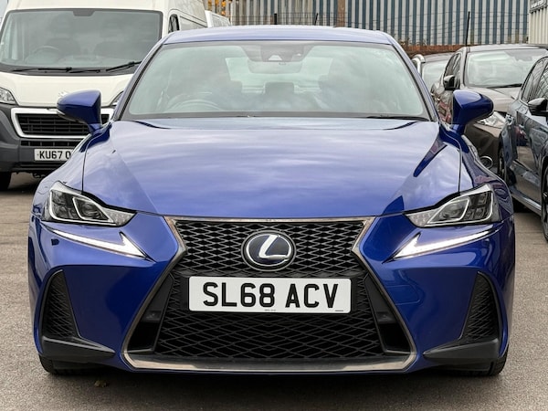Used Lexus IS 2018 for sale - 76296017: Photo 2