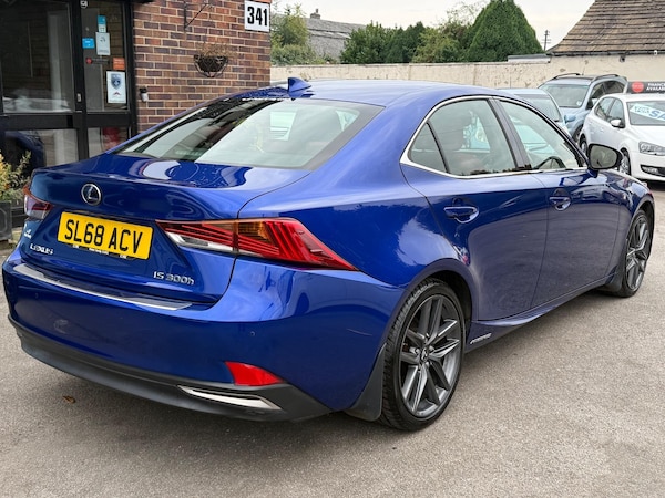 Used Lexus IS 2018 for sale - 76296017: Photo 5